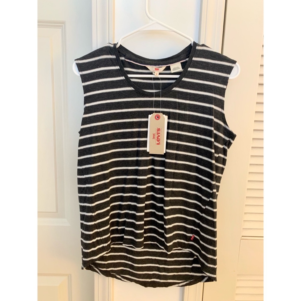 Levi’s black and white stripped top Size M
